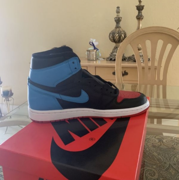 Jordan 1s main image 4
